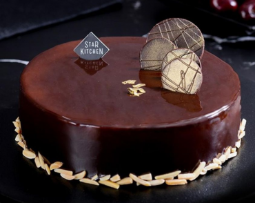 CHOCOLATE BANANA MOUSE GANACHE CAKE