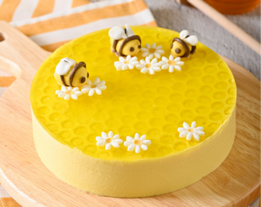 Mango Honey Bee Moussecake